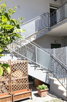 domina guest house luxory room