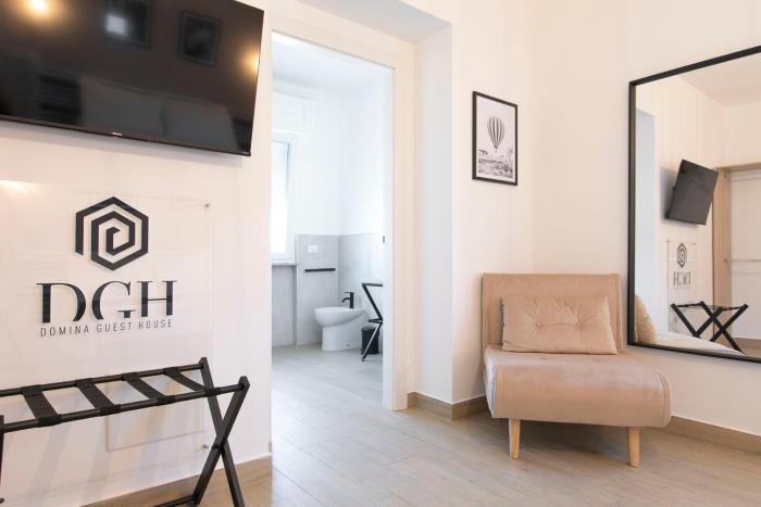 domina guest house luxory room
