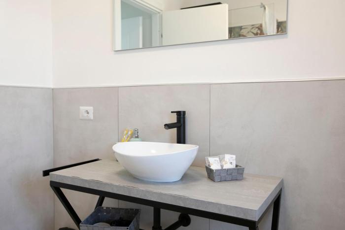 domina guest house luxory room