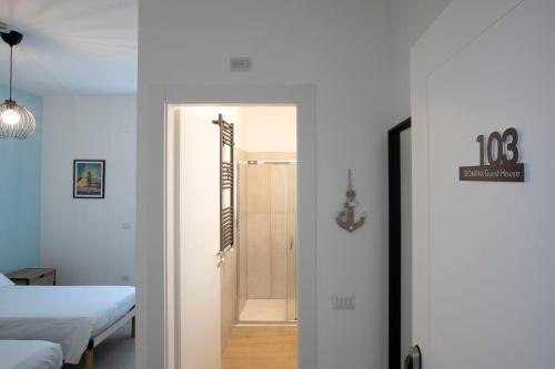 domina guest house luxory room