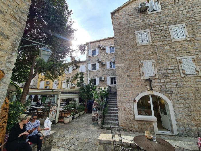 beatrix suites budva old town