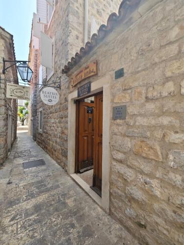 beatrix suites budva old town