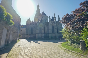 dinan