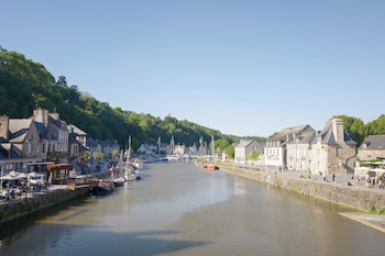 dinan
