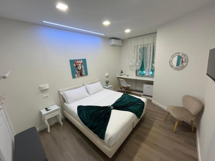 f rooms napoli via sementini