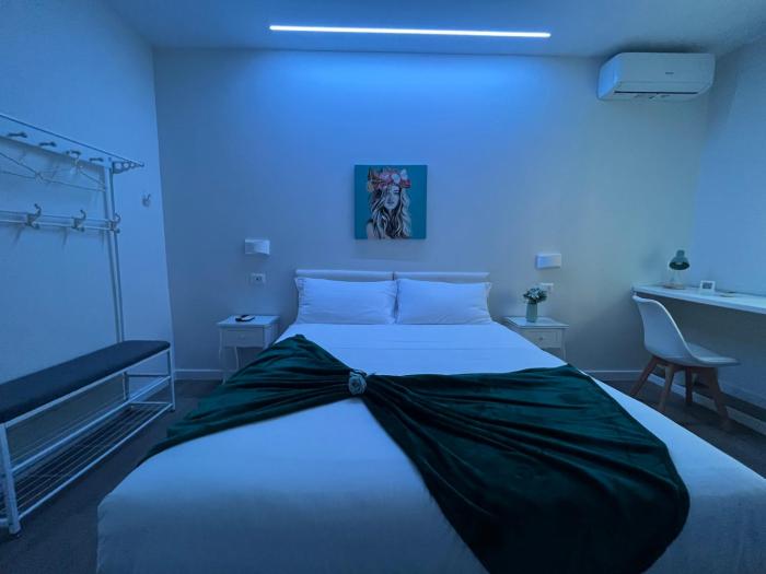 f rooms napoli via sementini