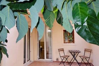 El Roy Garden Rooms,,3 star