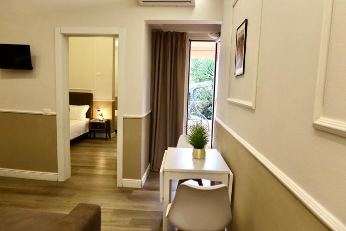 el roy garden rooms