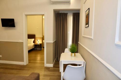 el roy garden rooms