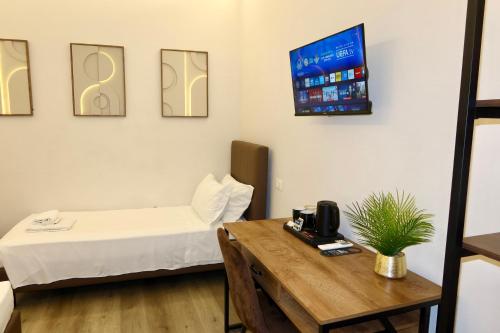 el roy garden rooms
