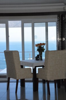 head over hills luxury retreat adults only