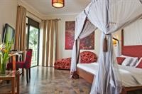 2 friends beach hotel