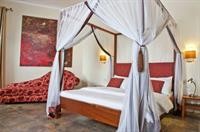 2 friends beach hotel