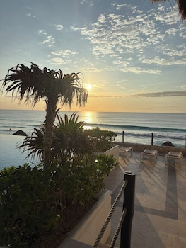 cancun plaza condo mexico