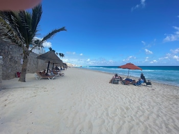cancun plaza condo mexico