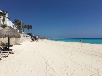 cancun plaza condo mexico