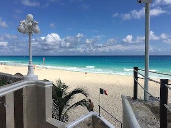 cancun plaza condo mexico