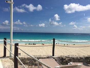 cancun plaza condo mexico