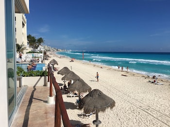 cancun plaza condo mexico