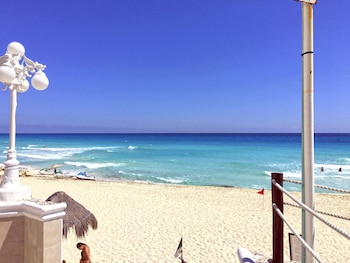 cancun plaza condo mexico