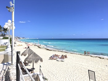 cancun plaza condo mexico