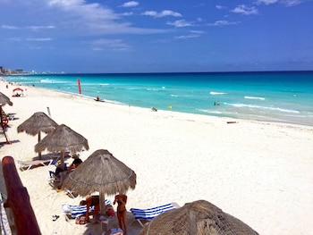cancun plaza condo mexico