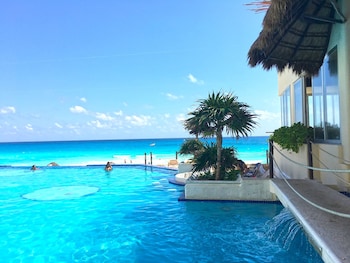 cancun plaza condo mexico