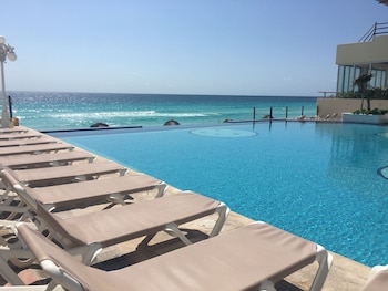 cancun plaza condo mexico