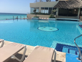 cancun plaza condo mexico