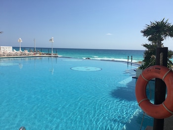 cancun plaza condo mexico