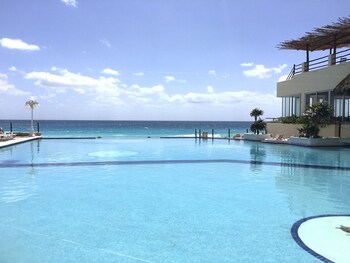 cancun plaza condo mexico