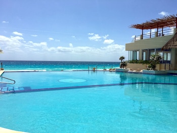 cancun plaza condo mexico