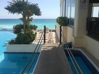 cancun plaza condo mexico