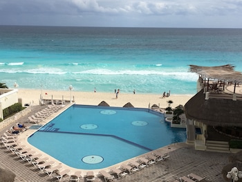 cancun plaza condo mexico