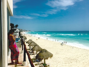 cancun plaza condo mexico