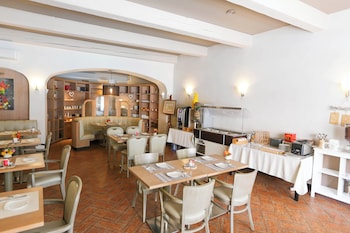 brit hotel confort le revest sainte maxime