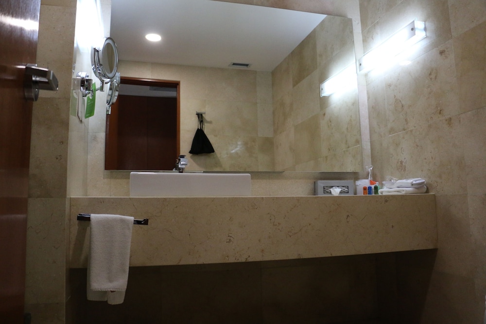 sheraton leon