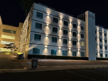 sheraton leon