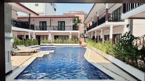 vangvieng night market resort