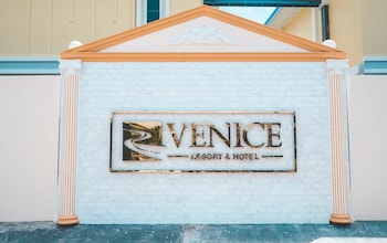 Venice Resort,,3 star