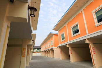 Venice Resort,,3 star