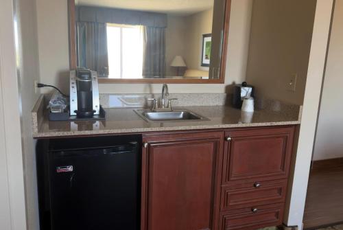 wingate by wyndham st paul oakdale woodbury