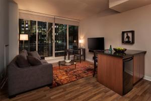 Executive Hotel Cosmopolitan Toronto,Markham>>Downtown Toronto,4 star
