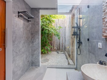 Villa Dunia Lembongan,,3 star