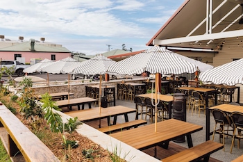 commercial hotel boonah