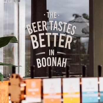 commercial hotel boonah