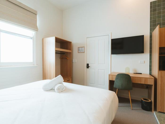commercial hotel boonah