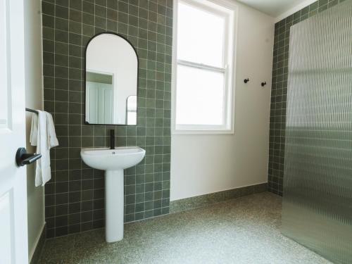 commercial hotel boonah