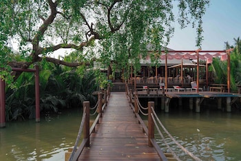 baan krai nao the riverfront