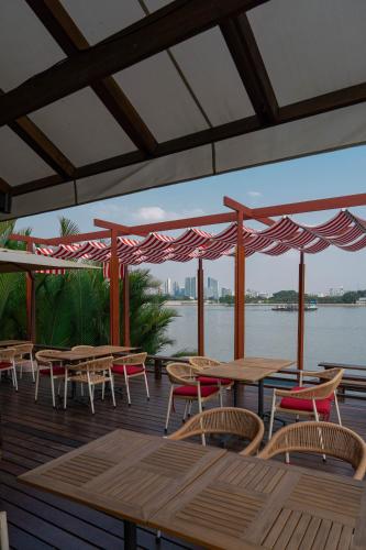 baan krai nao the riverfront
